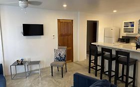 Flip Flop Inn Suites Unit 1